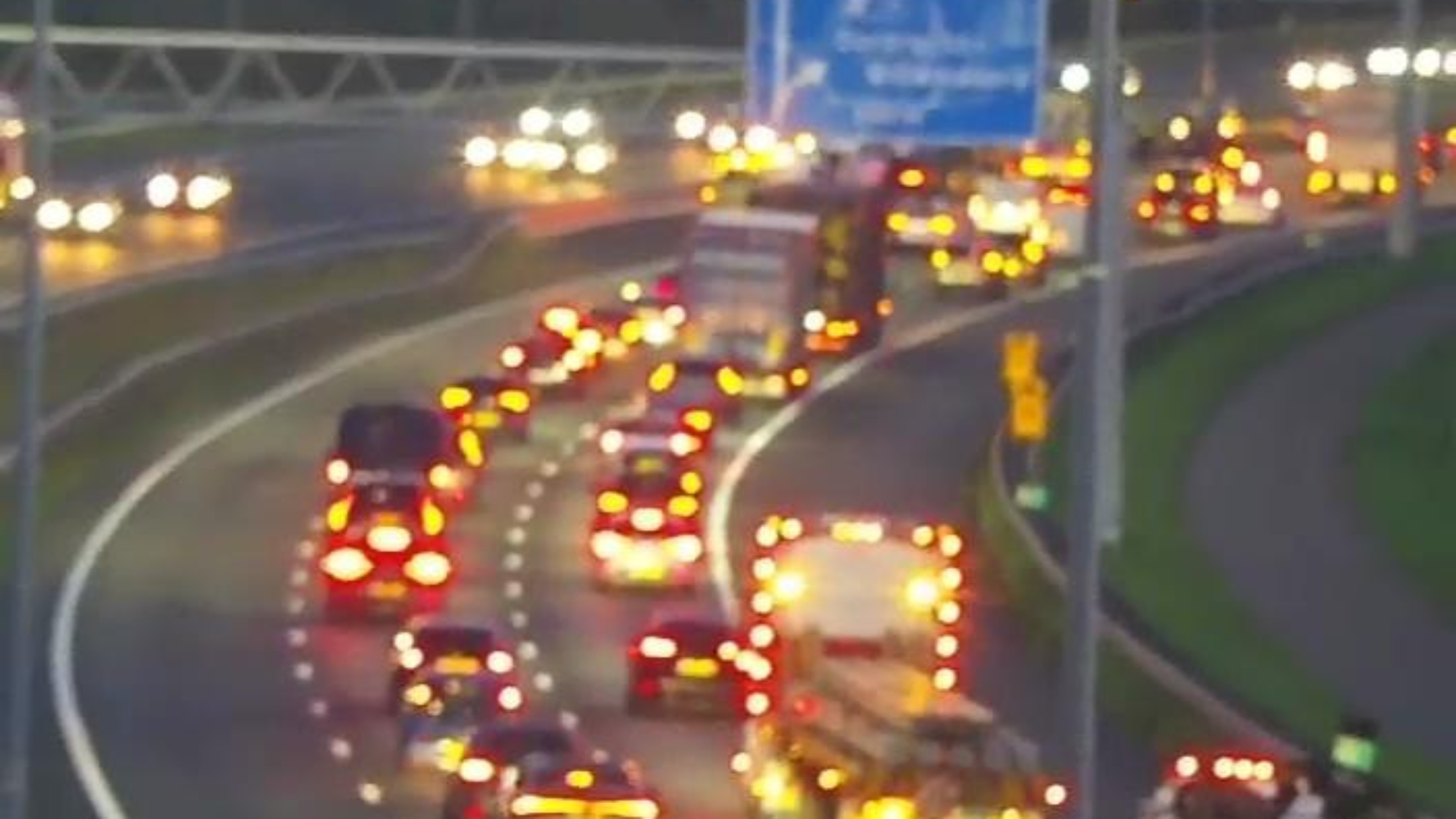 Flinke vertraging door ongelukken op snelwegen.