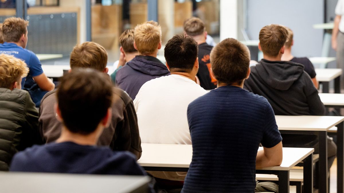 Gebouwen middelbare school verouderd, school gaat lening van 7 miljoen euro aan