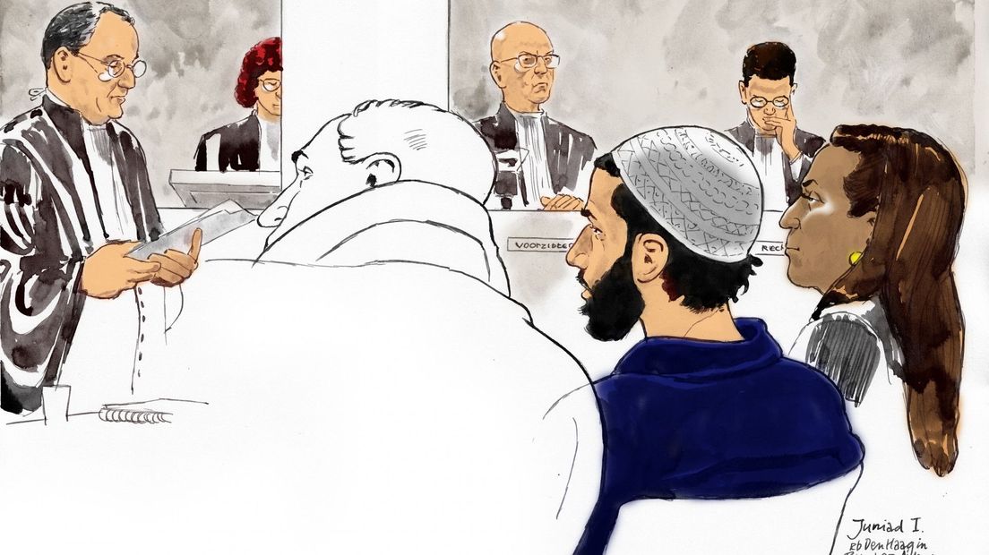 Junaid I. tijdens een eerdere pro-forma zitting.