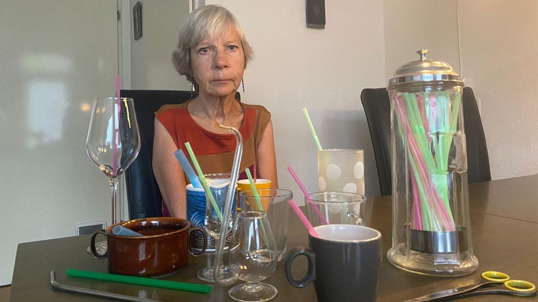 Volgens de fysiek beperkte Margriet van Kampenhout zijn alleen plastic rietjes voor haar geschikt, voor nu