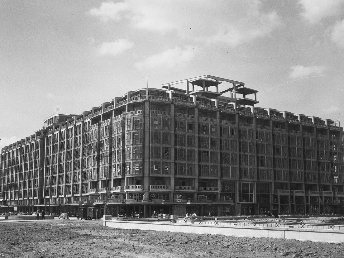 Groothandelsgebouw in juni 1952