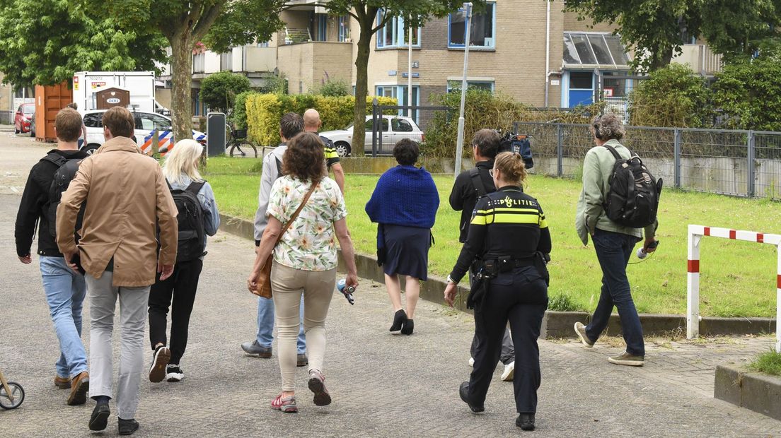 Burgemeester Dijksma in Geuzenwijk.