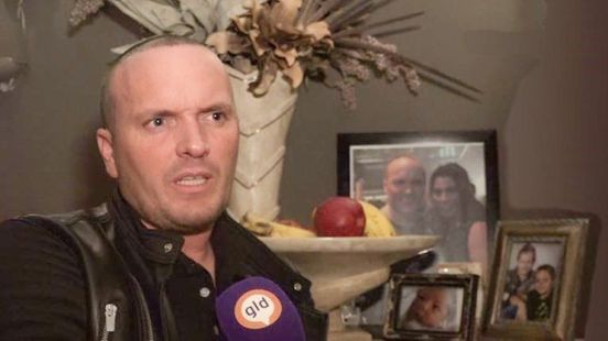 Volkszanger Frank van Etten ontkent betrokkenheid bij zware mishandeling