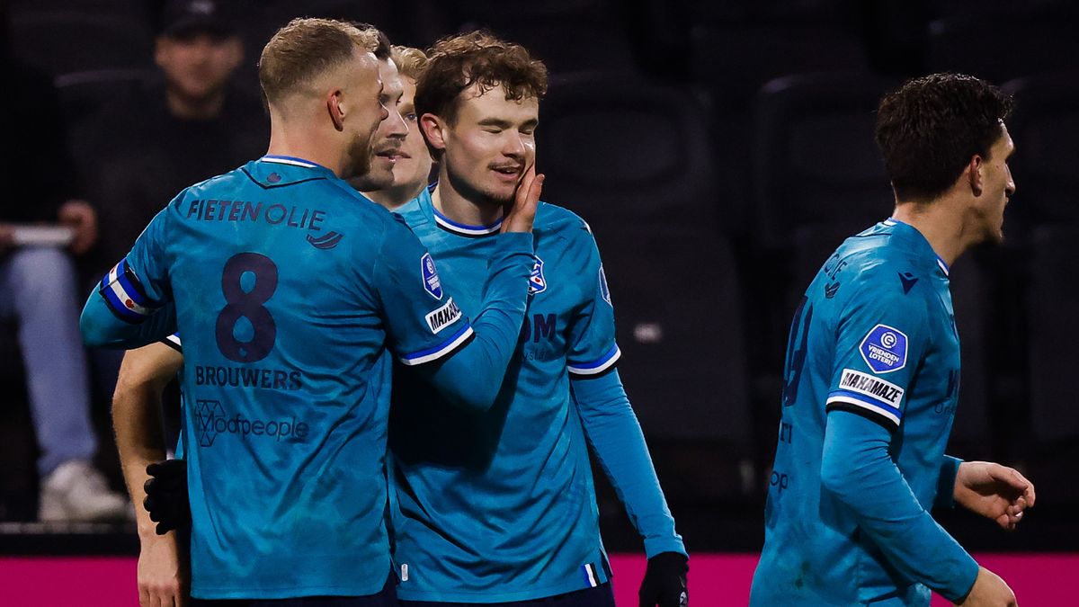 Live: Heerenveen tien minuten na rust op voorsprong in Almelo