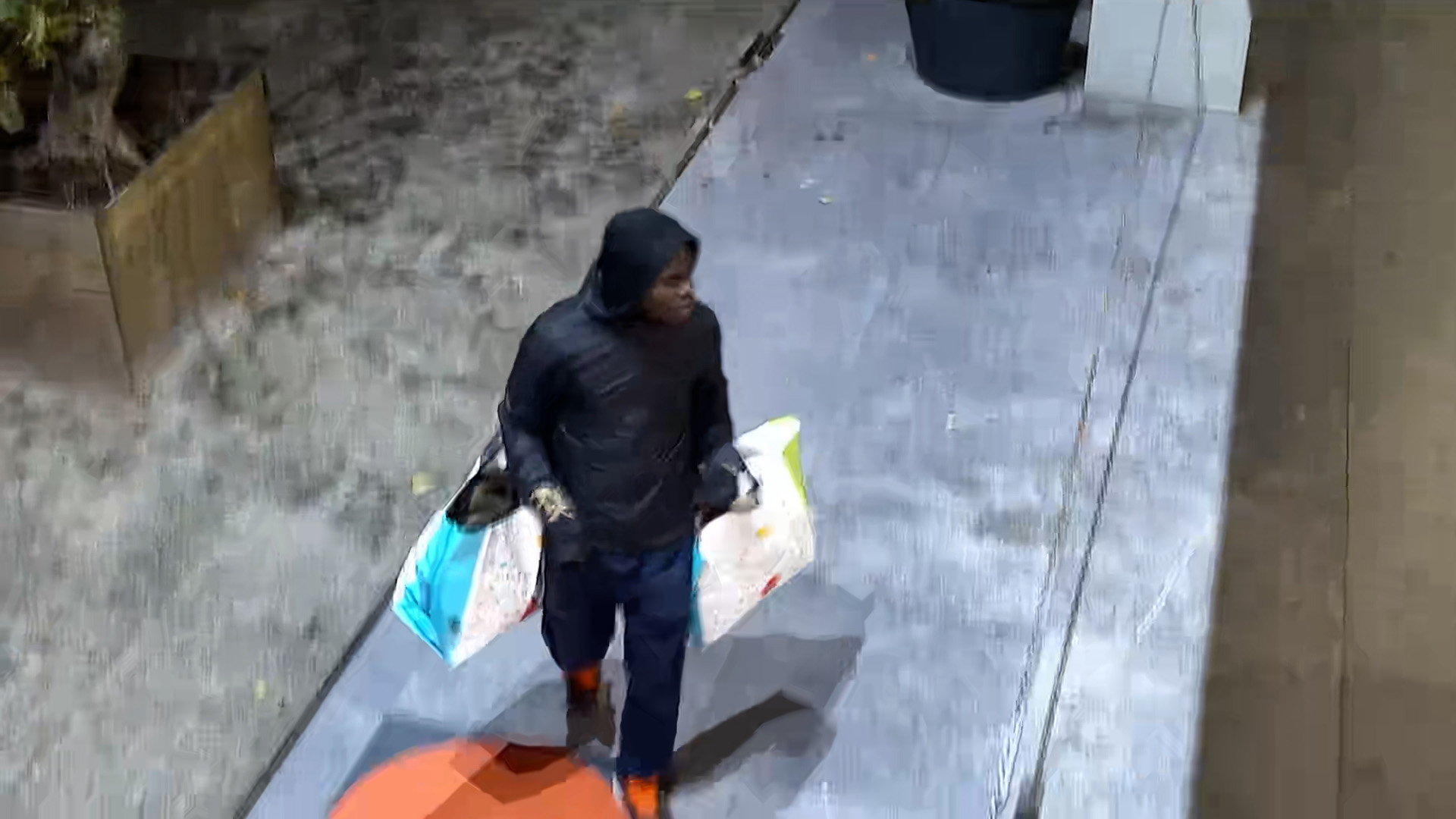 De man liep eerst door, maar kwam later weer terug