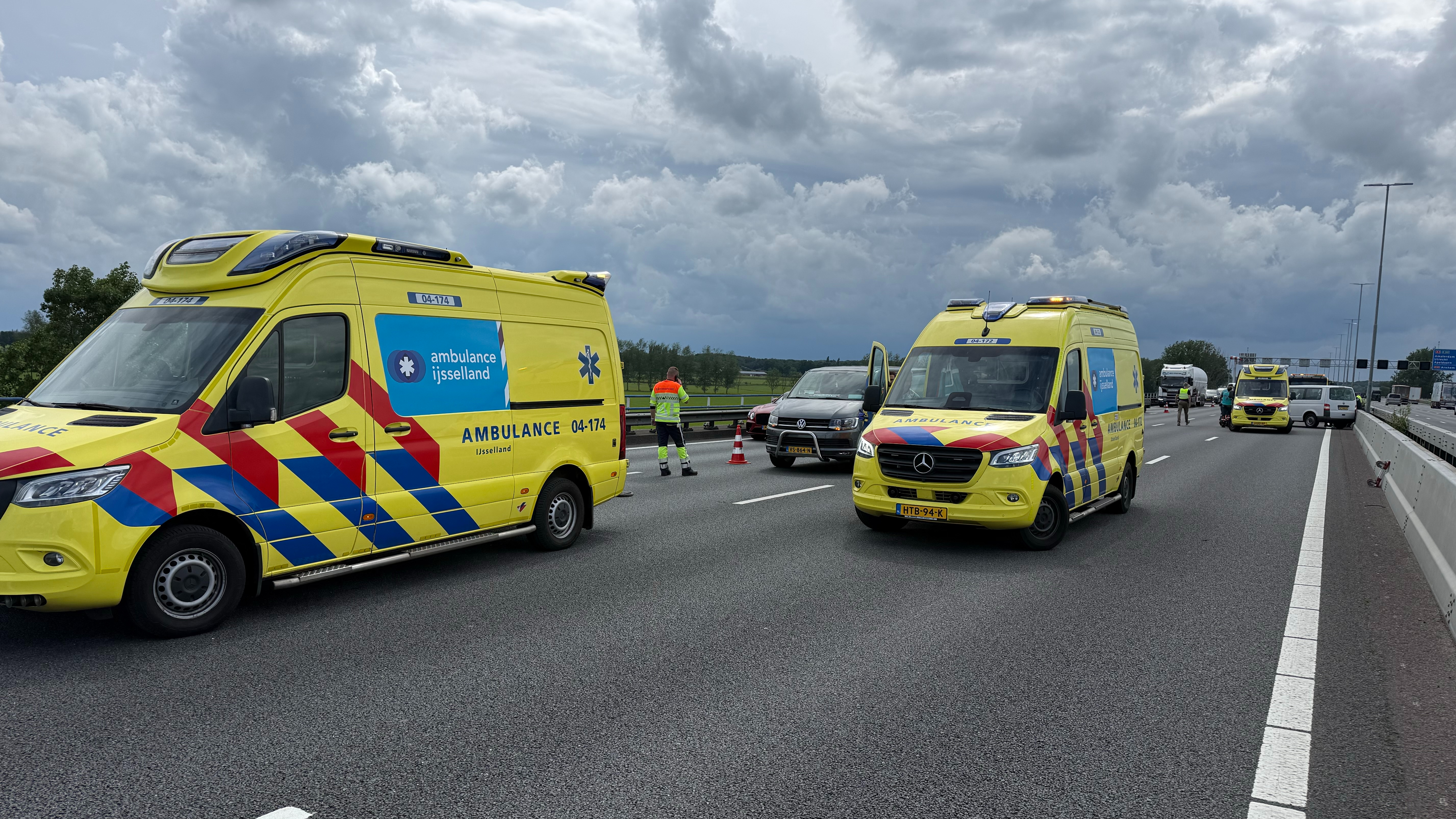ongeval op A1 bij Deventer | Brand in vrachtwagen met paarden Enter.