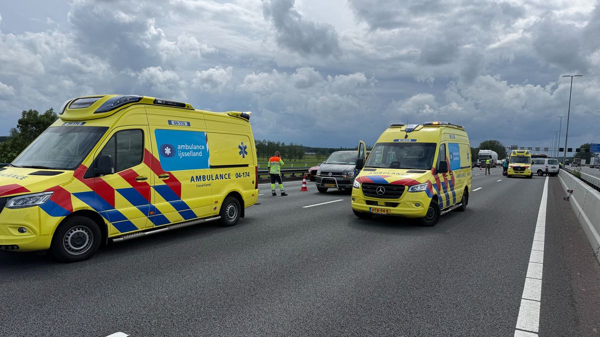 112 Nieuws: Brand in vrachtwagen met paarden Enter | Evacuatie school in Kampen