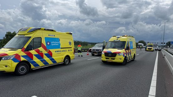 ongeval op A1 bij Deventer | Brand in vrachtwagen met paarden Enter. ongeval op A1 bij Deventer | Brand in vrachtwagen met paarden Enter.