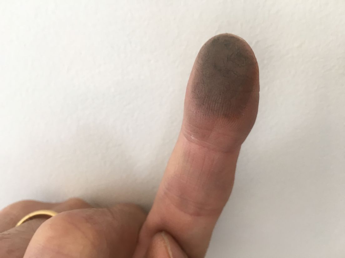 Vieze vinger van het stof