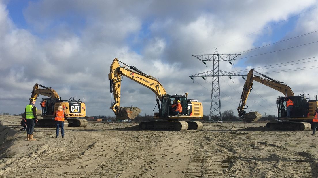 Maandagochtend werd begonnen met de aanleg van de entree