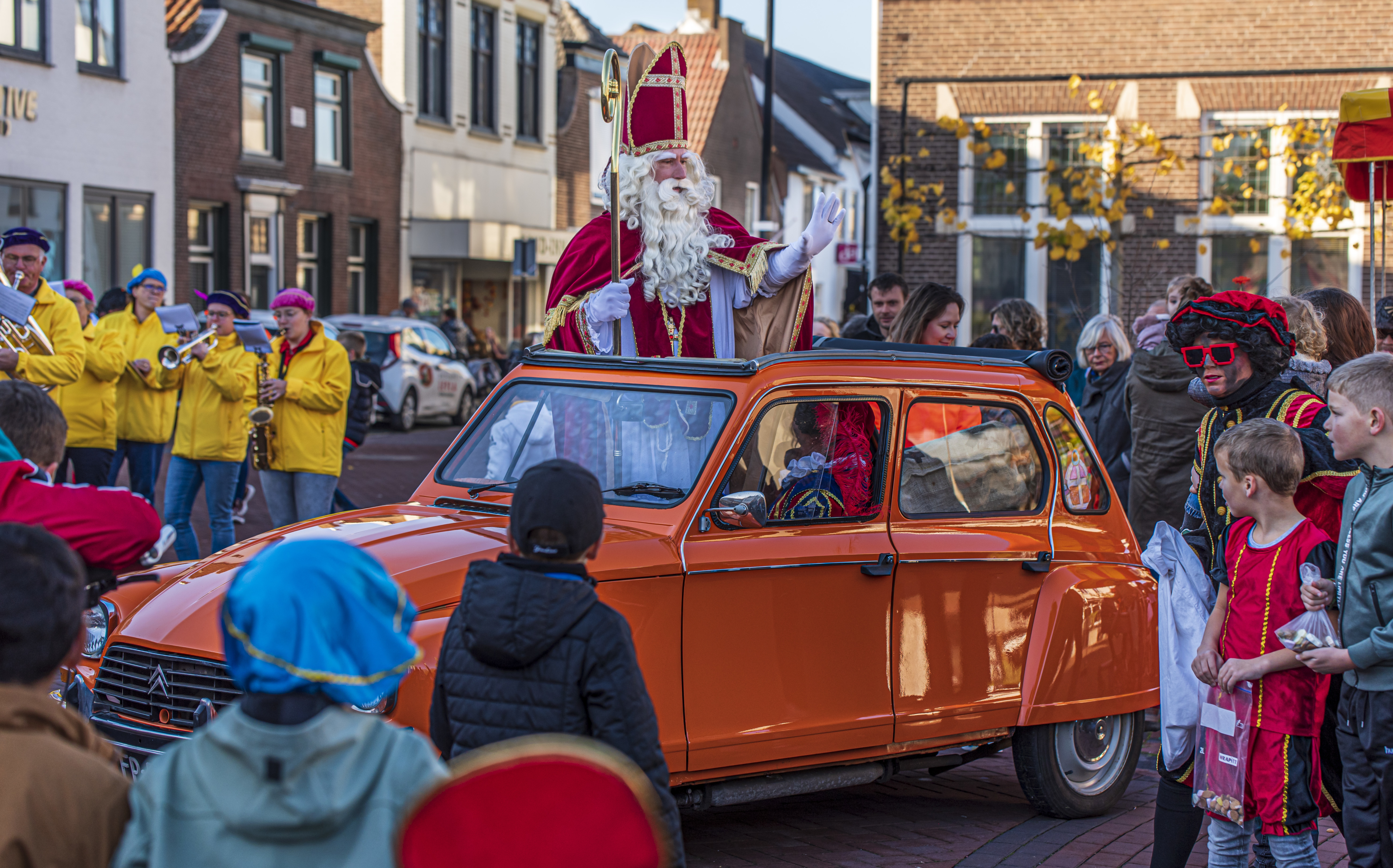 Sinterklaas, frisse duik en kerstboom kopen Omroep Zeeland