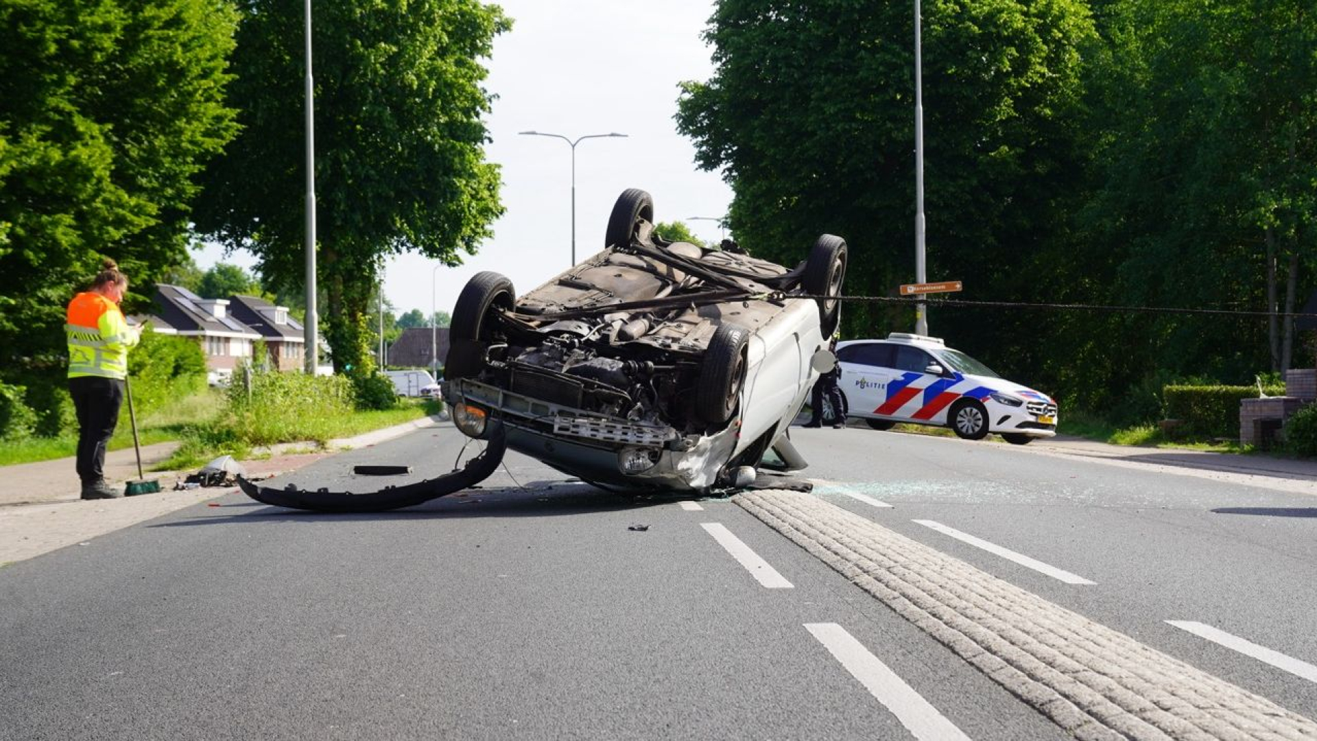 Twee gewonden bij zware aanrijding