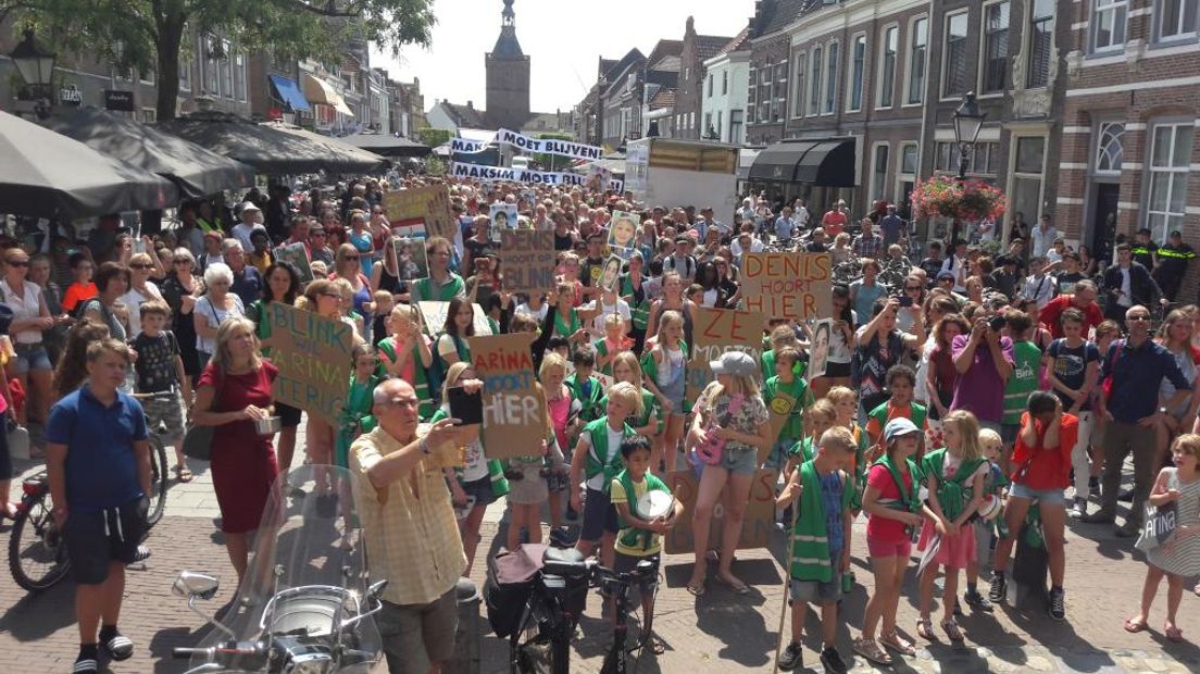 Het Culemborgse gezin Andropov moet definitief het land uit. Dat is het gevolg van de uitspraak van de rechter in Utrecht in een procedure die het gezin had aangespannen. De rechter wilde niet toestaan dat de familie een bezwaarprocedure in Nederland mag afwachten. Eerder op de dag werd al bekend dat wat staatssecretaris Harbers betreft de vijf gezinsleden zaterdag naar Oekraïne teruggestuurd worden.