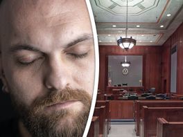Brutale Sander valt bijna in slaap voor de rechter, slaat zijn moeder en spuugt zijn ex in haar gezicht
