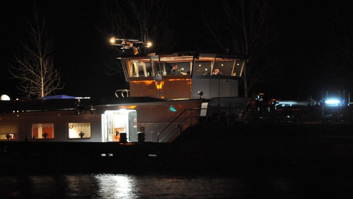 Brug Stroobos na aanvaring afgesloten voor verkeer