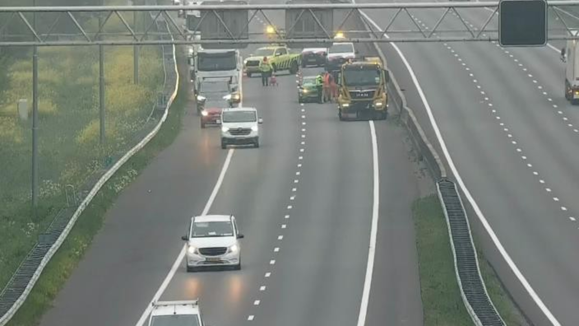 Het ging meermaals mis op de A15 deze ochtend