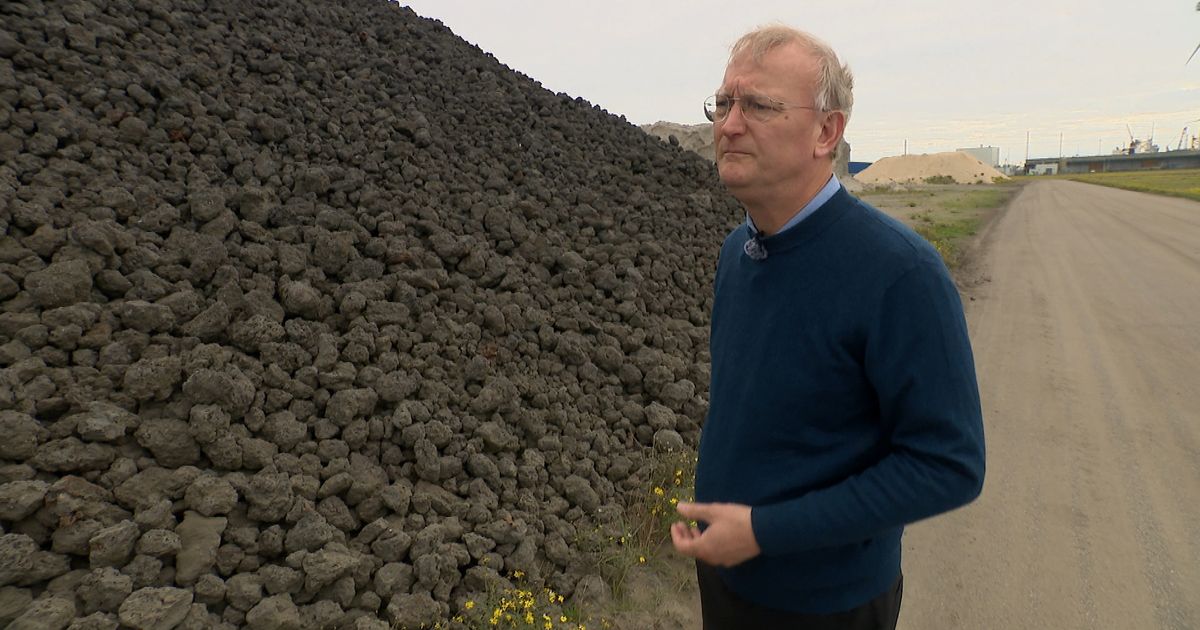 'Dit gif blijft gewoon uitlekken', staalslakken liggen open en bloot in Vlissingen-Oost en Terneuzen