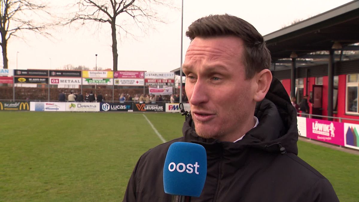 SVZW-trainer Frank Eeftink na de overwinning bij DETO