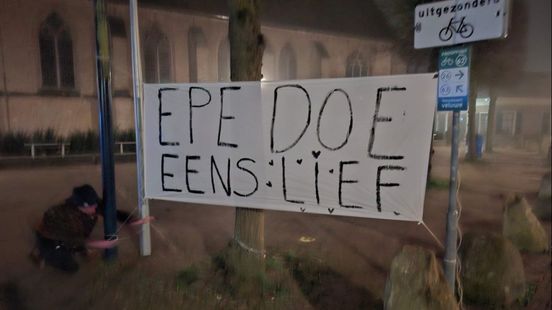 'Wat als het jouw familie was?', Dolle Mina’s voeren actie in Epe