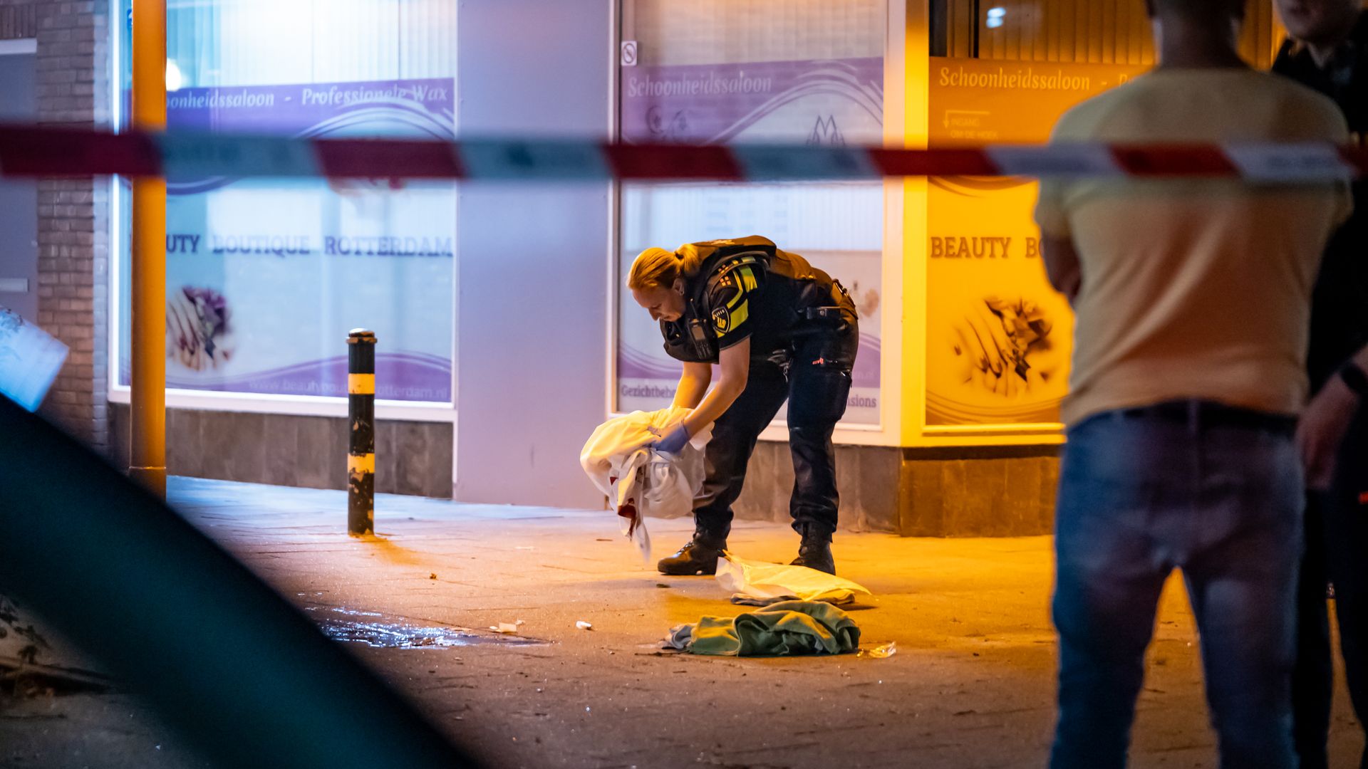 Zwaargewonde Na Schietpartij Rotterdam, Verdachte Vlucht Op Fiets ...