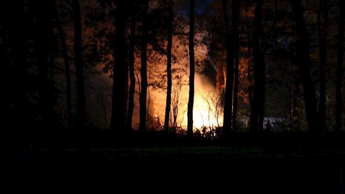 Brand verwoest jongerenkeet in Tilligte