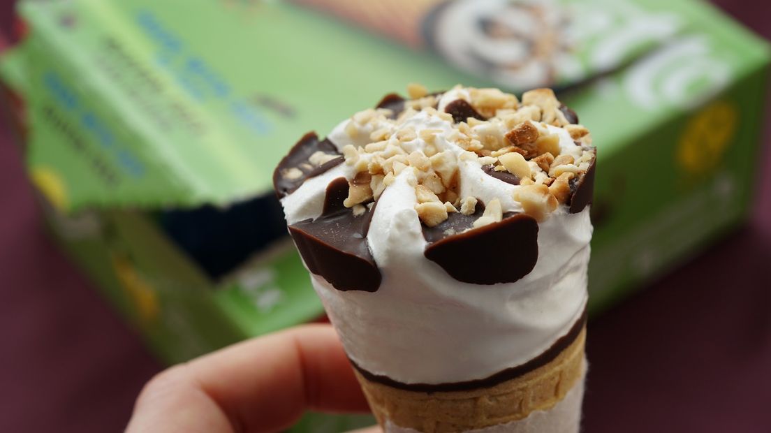 Veel ijsjes eten tijdens dit hete weer kan voor een aantal extra pondjes zorgen (Rechten: Pixabay.com)