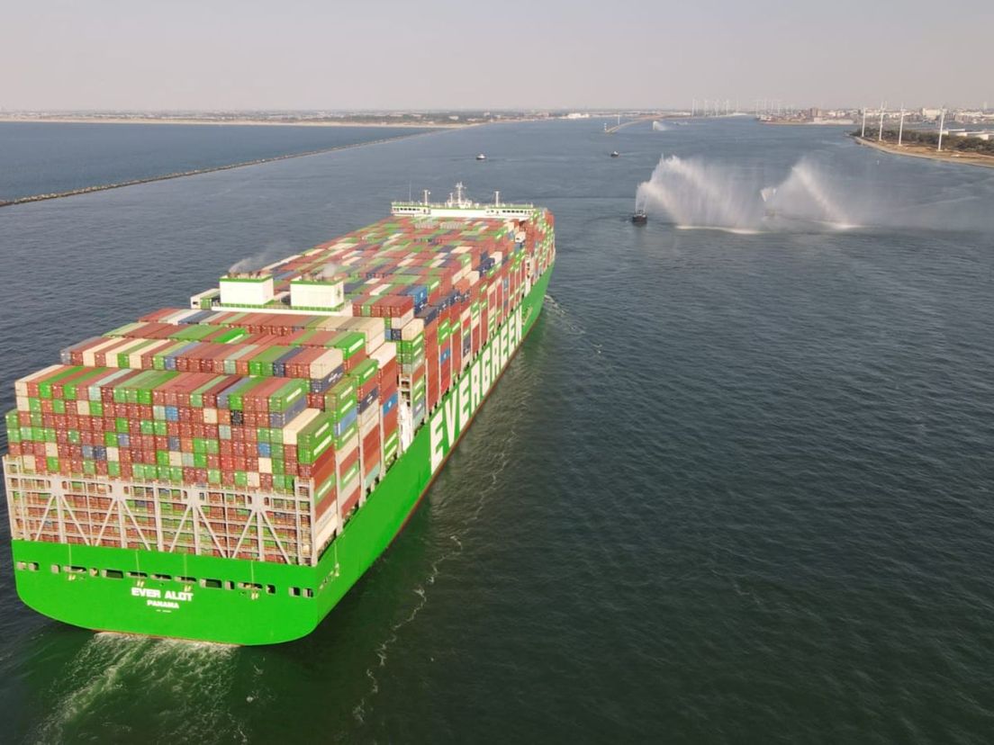 Het grootste containerschip komt aan in Rotterdam