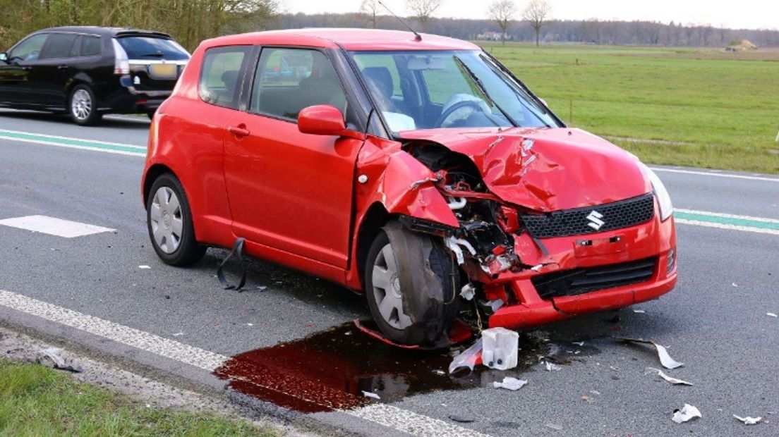 De auto's hadden flinke schade (Rechten: Van Oost Media)