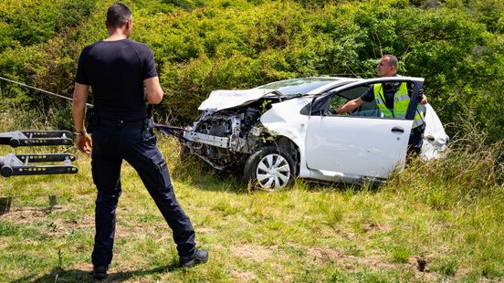 Weg weer vrij na urenlange hinder door ernstig ongeluk. Weg weer vrij na urenlange hinder door ernstig ongeluk.
