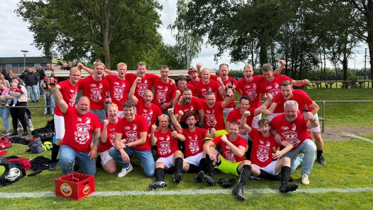 Weiteveense Boys promoveert na spectaculaire comeback naar de vierde klasse