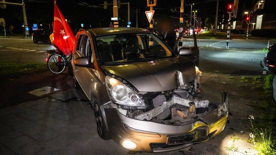 Botsing bij EK-feest • gewonde bij ongeval. Botsing bij EK-feest • gewonde bij ongeval.