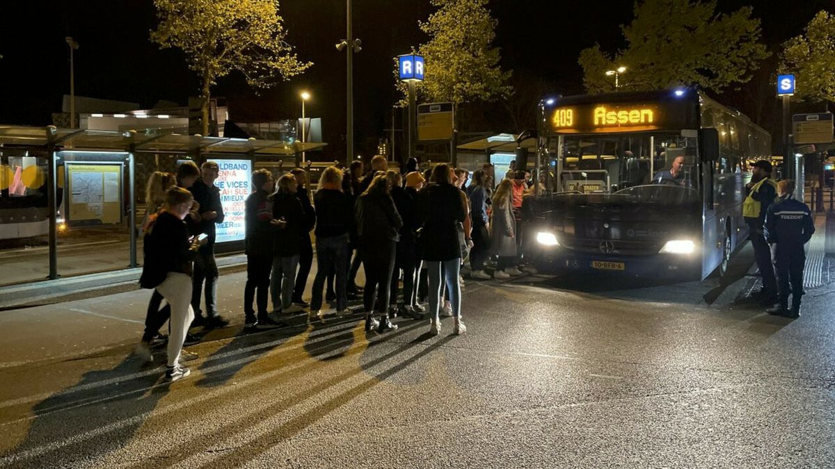 Extra nachtbussen in Drenthe zijn een succes: 'Blij dat we dit hebben gedaan'