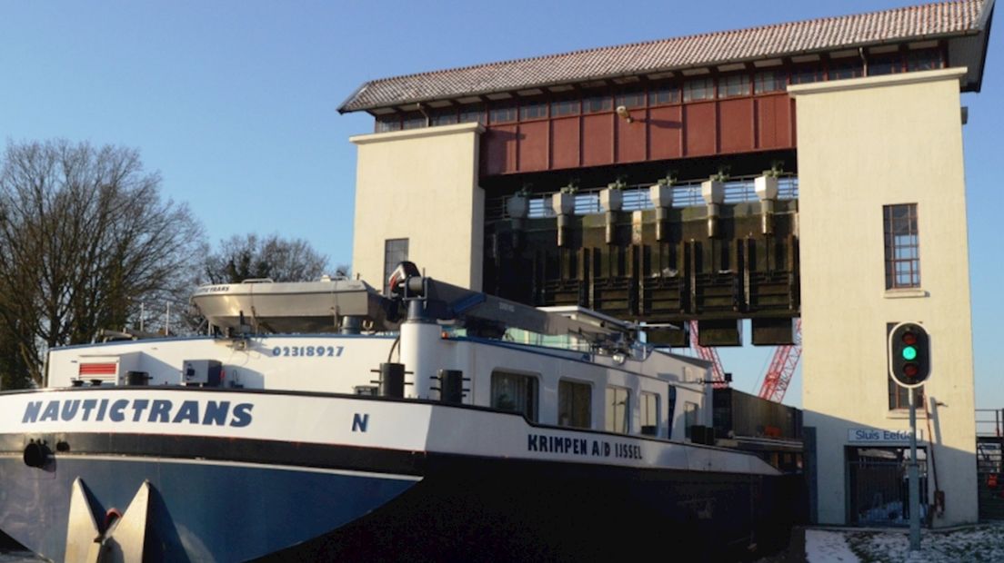 Eerste vrachtschip geschut bij Eefde