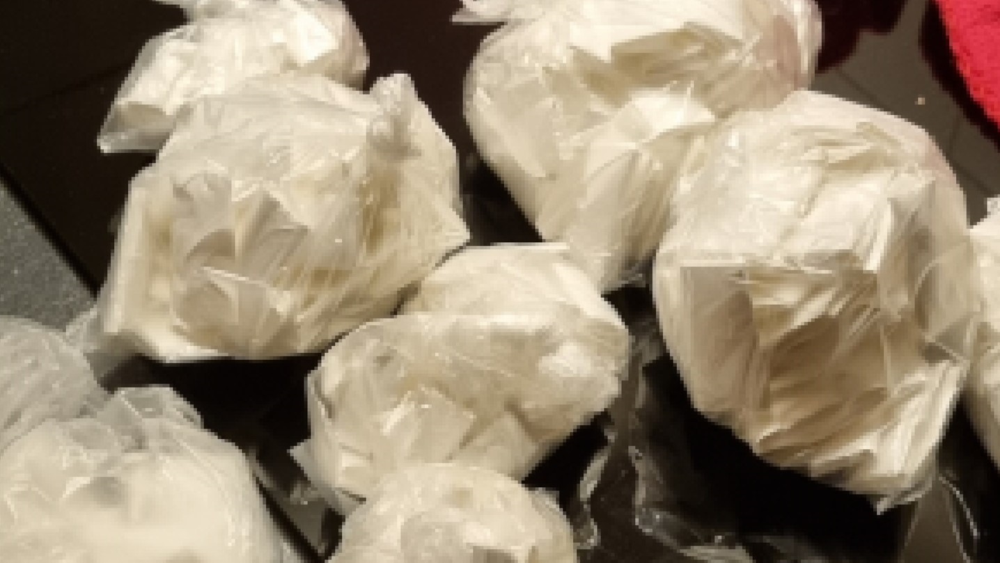 Plysje fynt foar hûnderttûzenen euro's oan drugs yn Ljouwert
