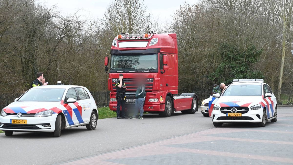 Burgernetmelding en zoektocht met honden naar twee mannen in Groesbeek