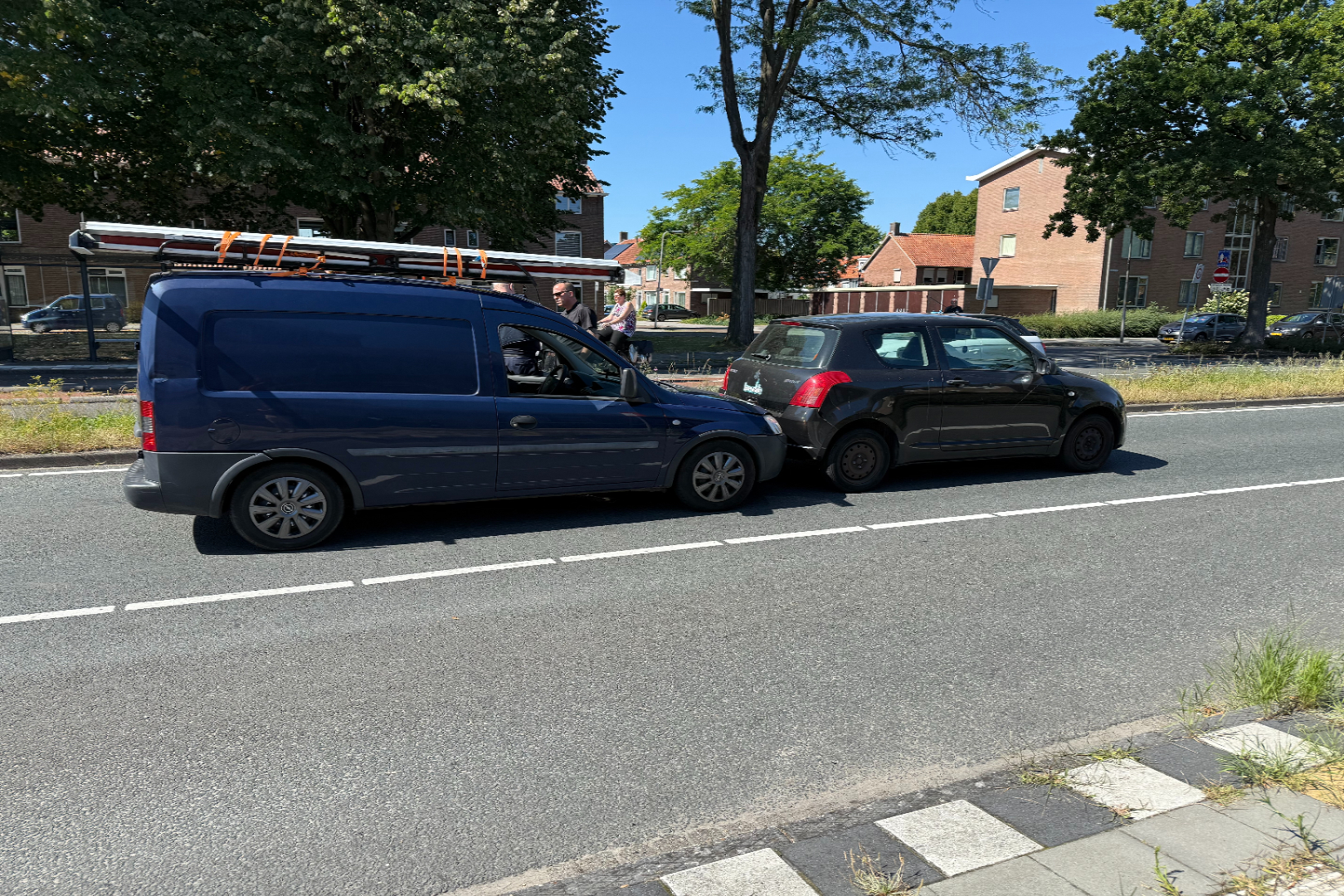 Gewonde bij kop-staartbotsing in Deventer.