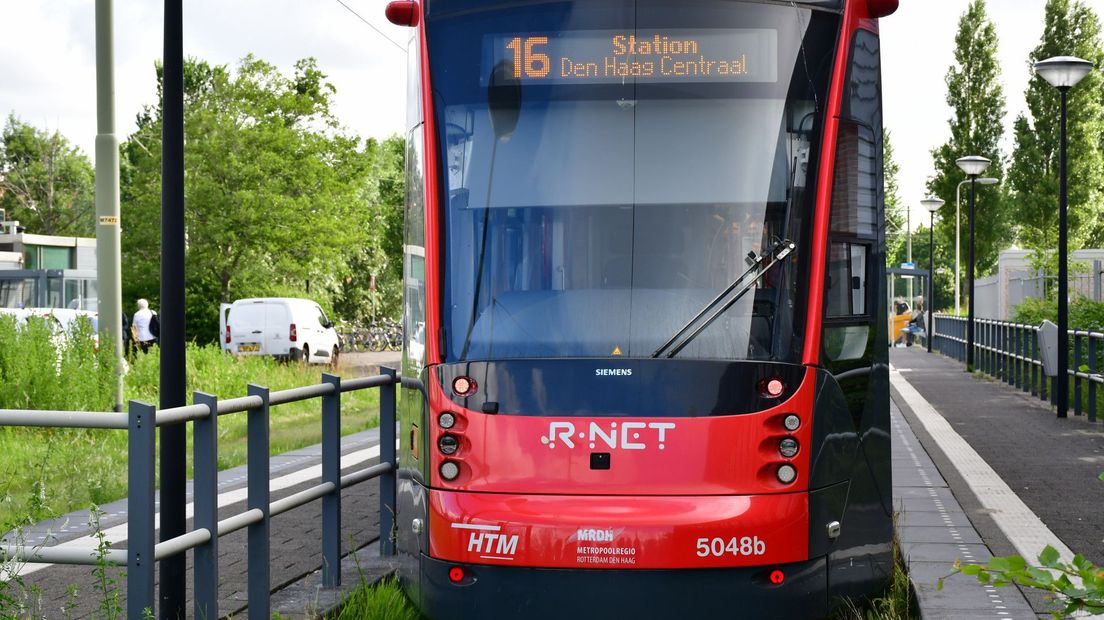 Een Avenio-tram in Den Haag
