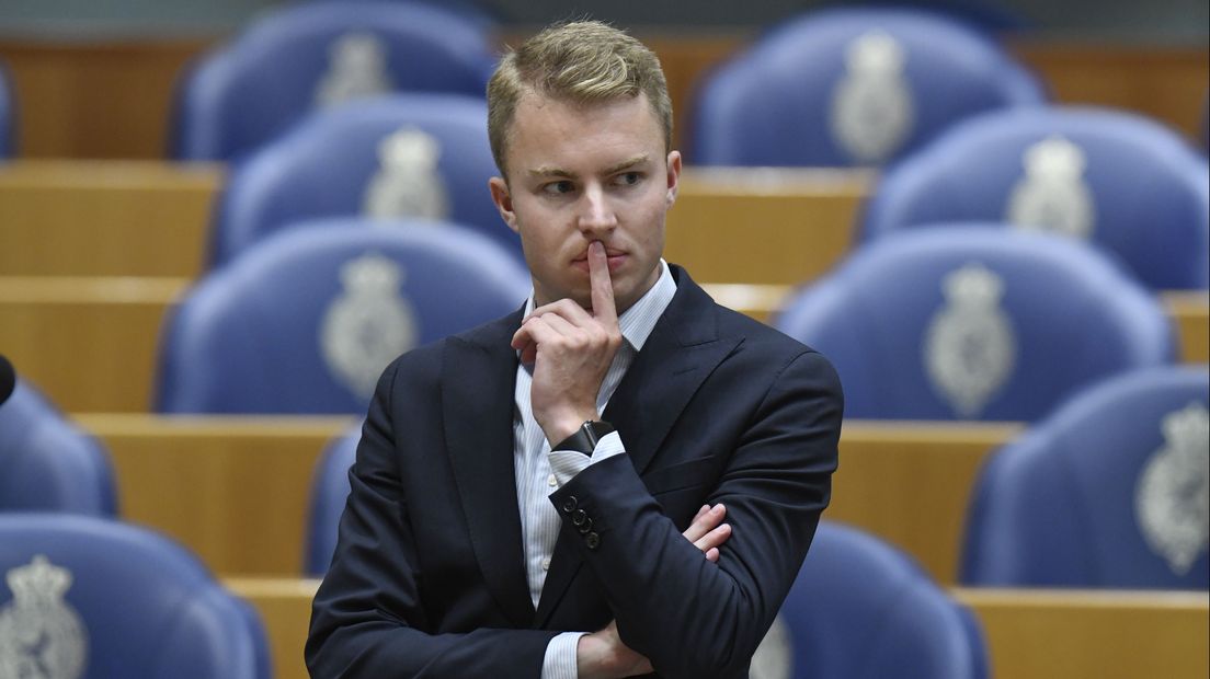 Julian Bushoff PvdA kamerlid tijdens het vragenuurtje in de Tweede Kamer