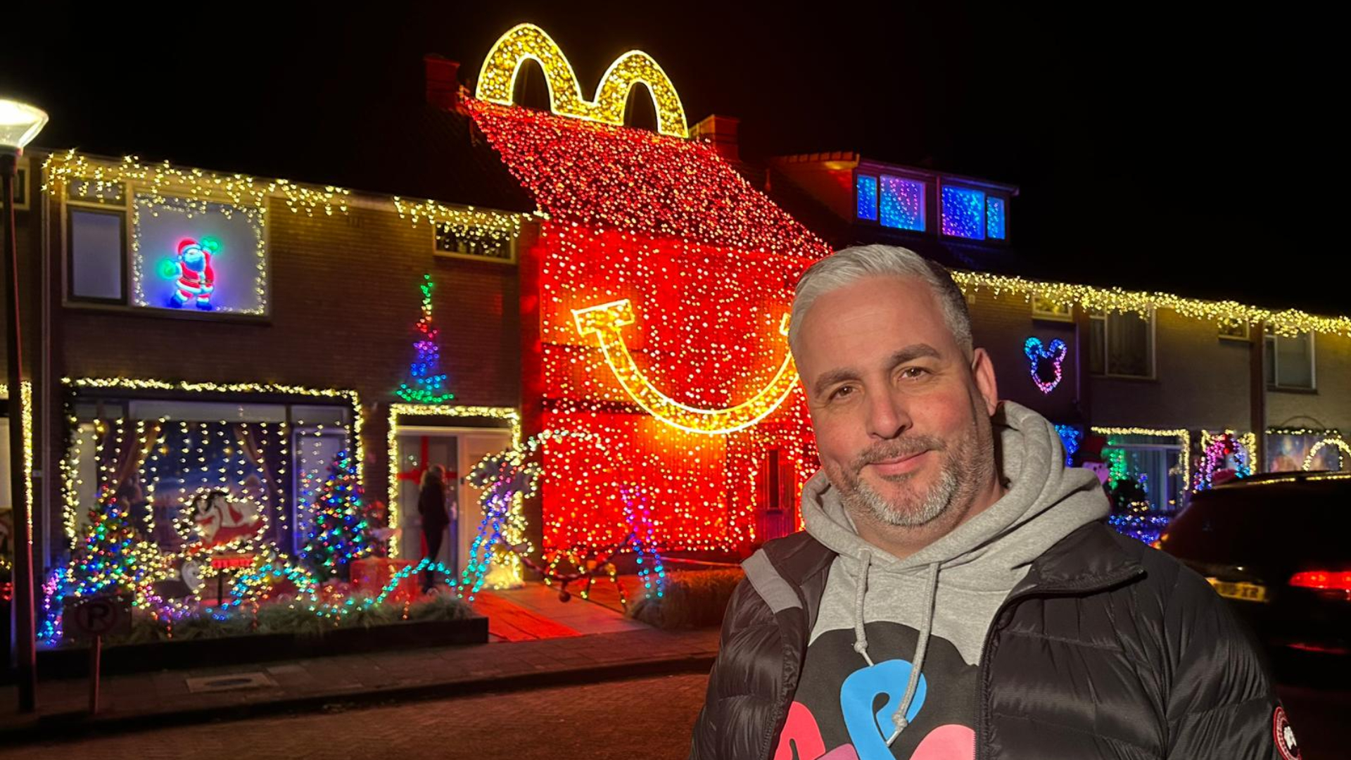 Daiël Serreli voor zijn Happy Meal-woning in Arkel