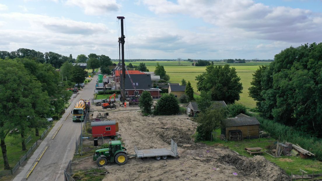 Zicht op de Meerweg in Overschild