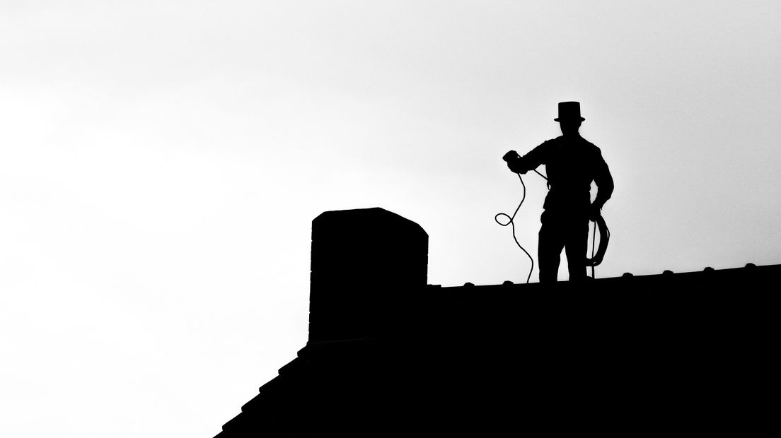De schoorsteenveger vond een groot geldbedrag tijdens zijn werk (Rechten: Pixabay)