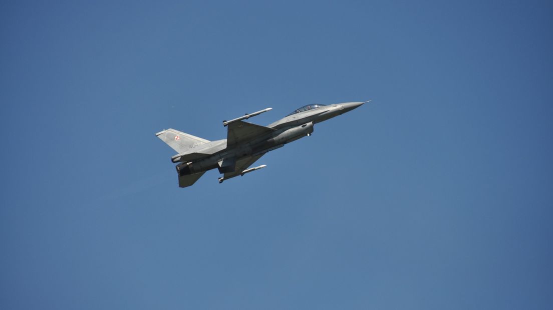 Komende twee weken vliegen F-16's boven Drenthe (Rechten: Pixabay.com)