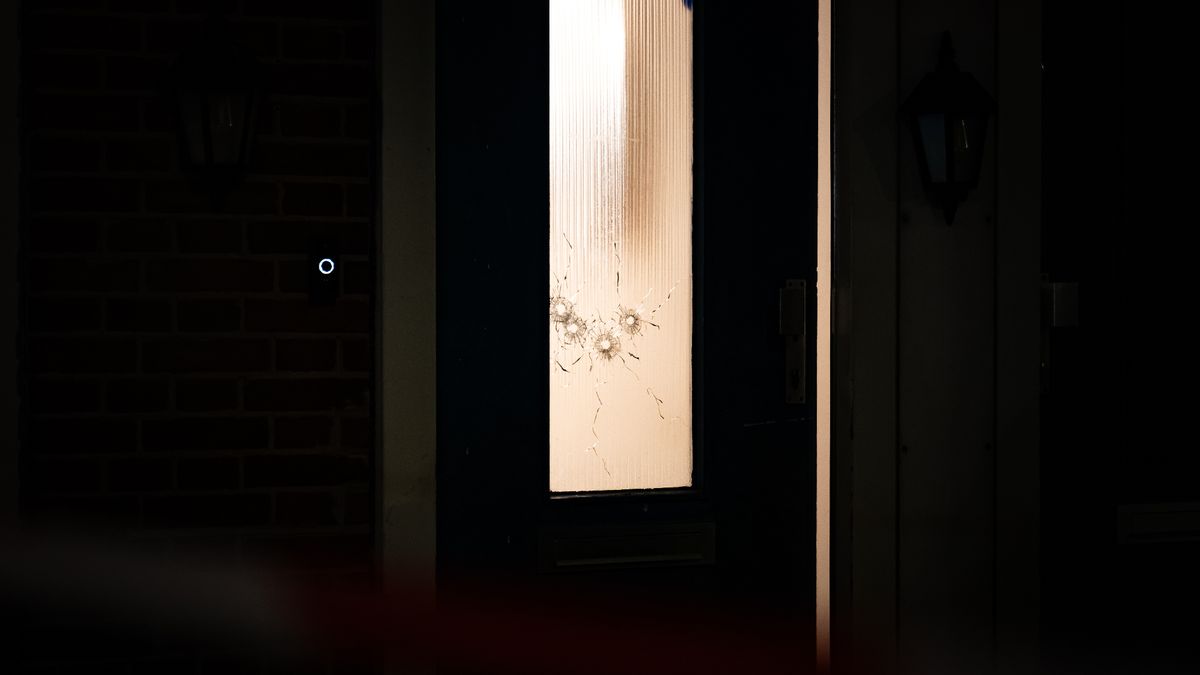 Huis beschoten in Rotterdam-Zuid: vier kogelgaten in voordeur