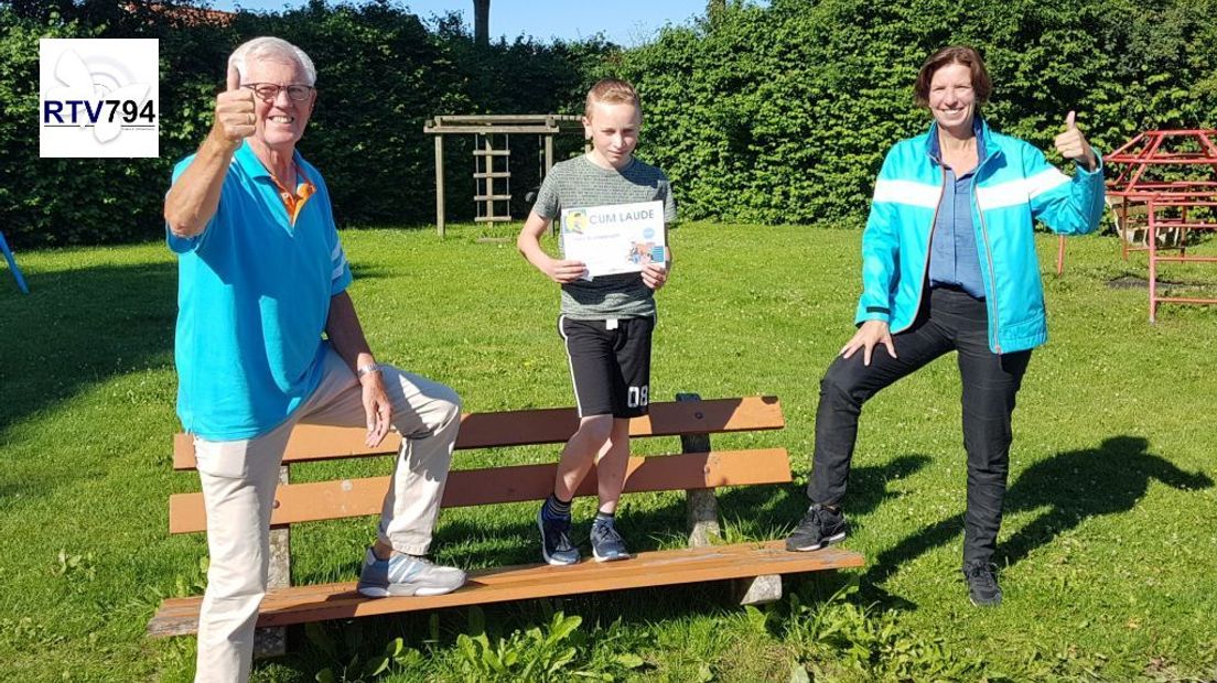 Niek Nooteboom geflankeerd door Arend Strikwerda en Astrid van der Windt.