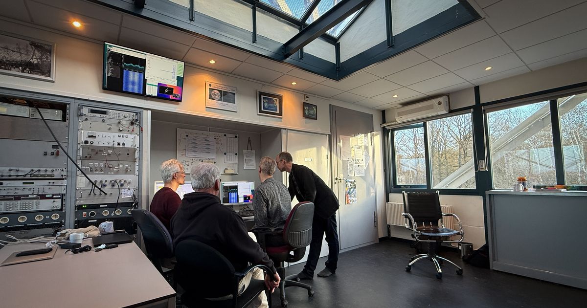 Amateurs in Dwingeloo helpen mee met maanmissie NASA: 'Het moet nu goed gaan'