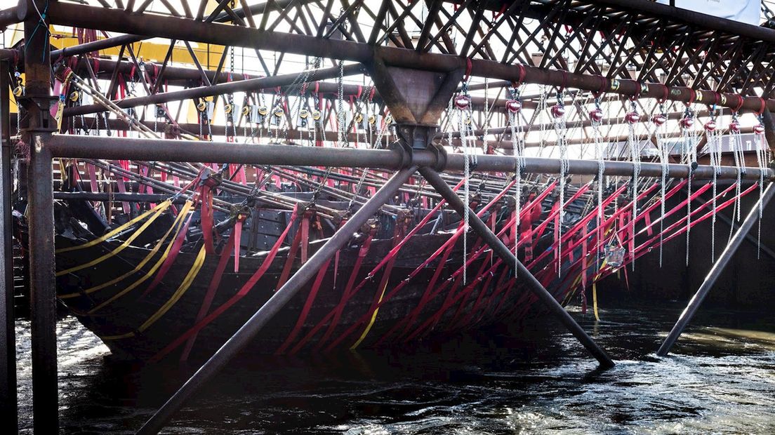 Hebo Maritiem lichtte ondermeer de IJsselkogge bij Kampen