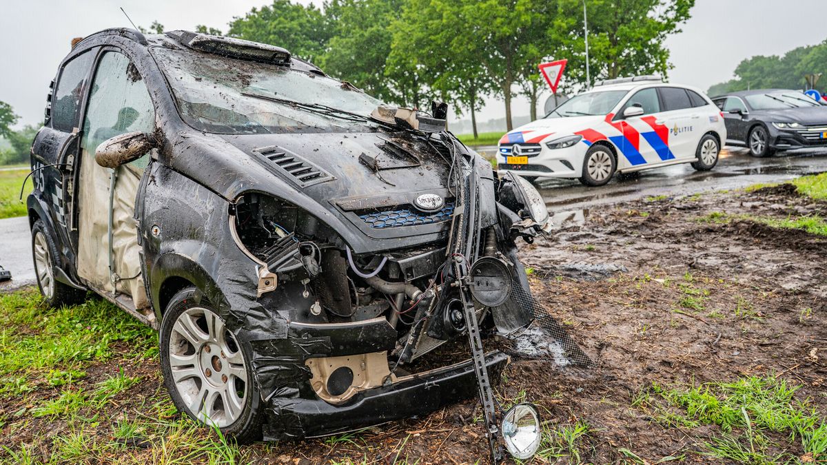 Vrouw (19) uit Weststellingwerf aangehouden voor oplichterij | Ongeluk met brommobiel bij Drachtster