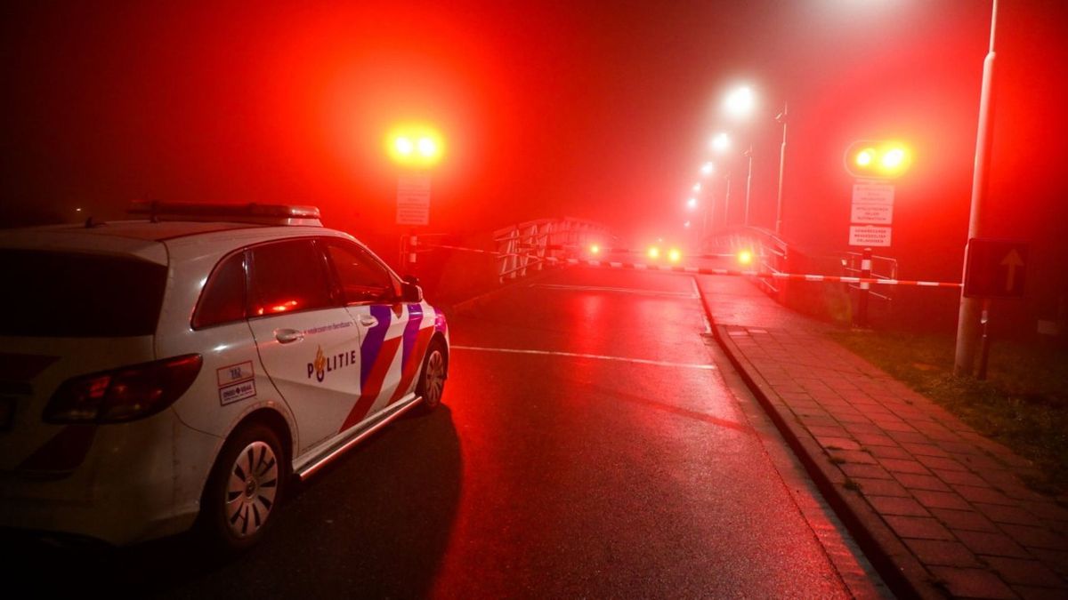 Brug bij Stroobos na aanvaring met vrachtschip weer open voor verkeer