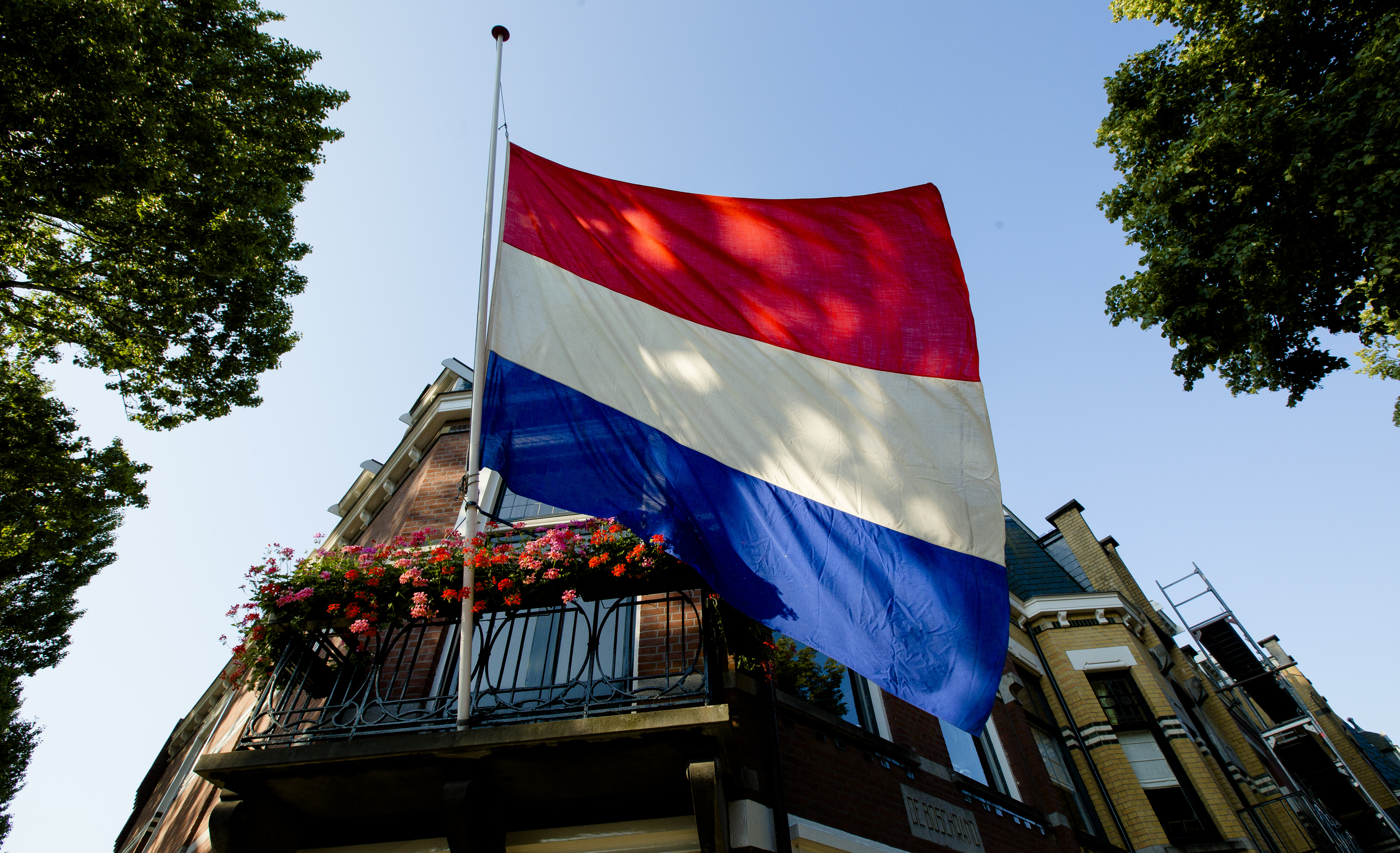 Vijf Vragen Over Het Uithangen Van De Nederlandse Vlag - RTV Drenthe