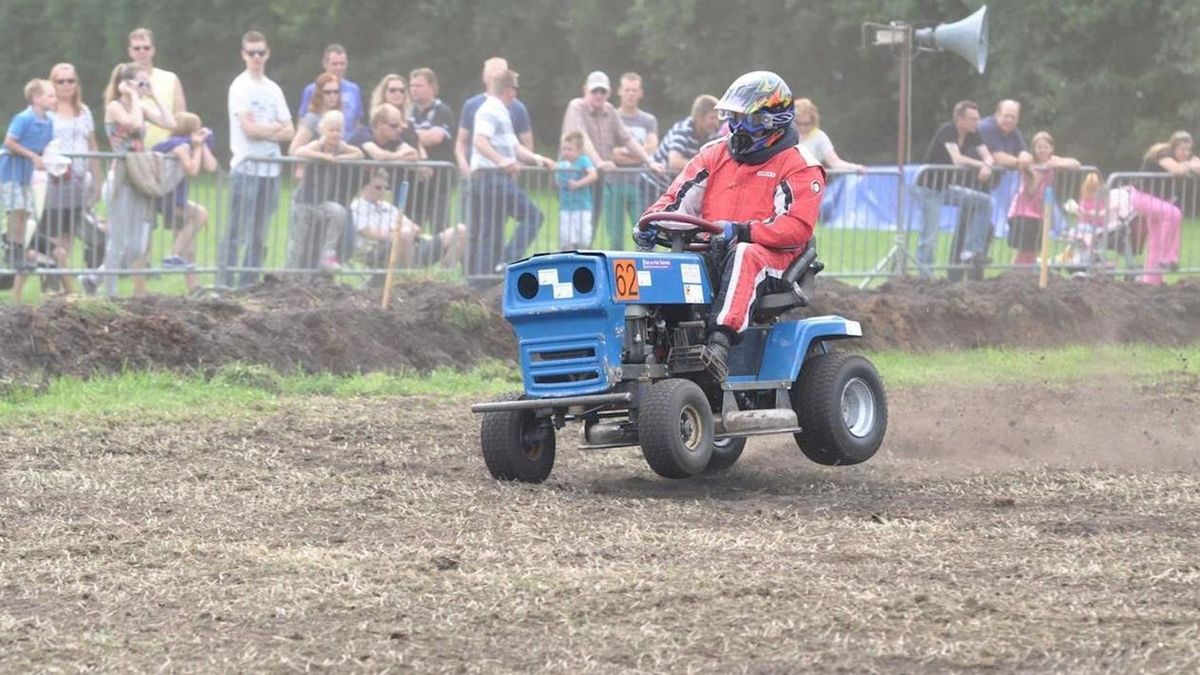 Gazonmaaierracen in Witharen voor Nederlands kampioenschap